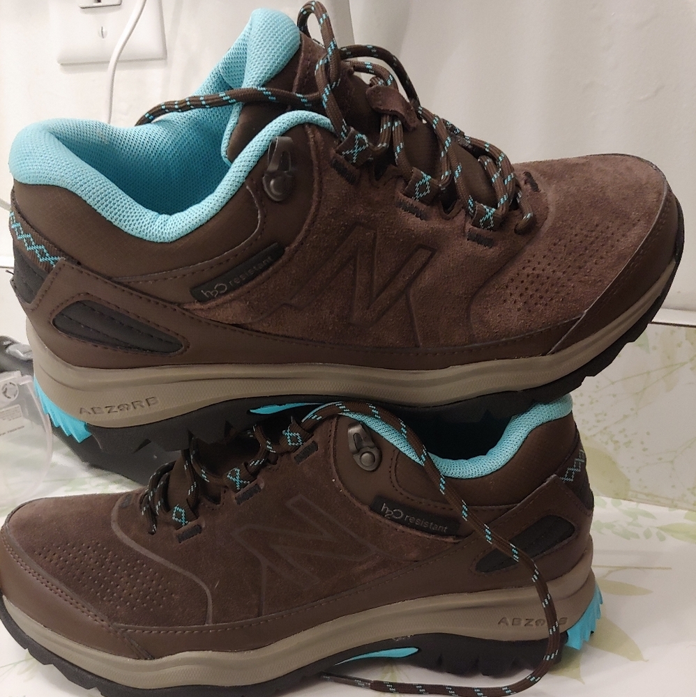 New balance hiking shoe. Brown and turquoise
